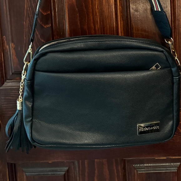 Modern+Chic NWOT Crossbody - Picture 1 of 4